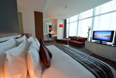 1386242624rame_seef_bahrain_romantic_package_room.jpg